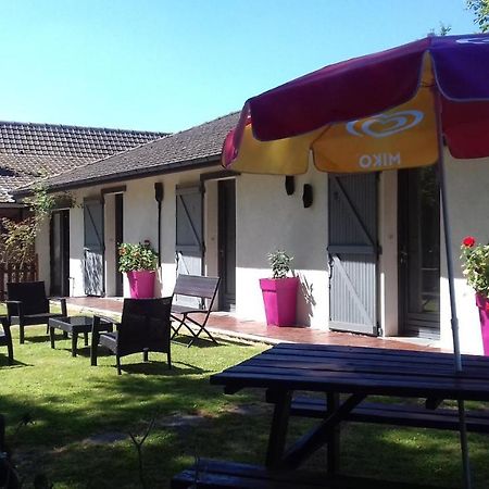 Favières Les Garennes Bed & Breakfast エクステリア 写真