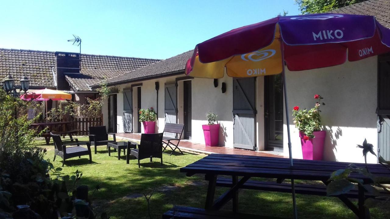 Favières Les Garennes Bed & Breakfast エクステリア 写真
