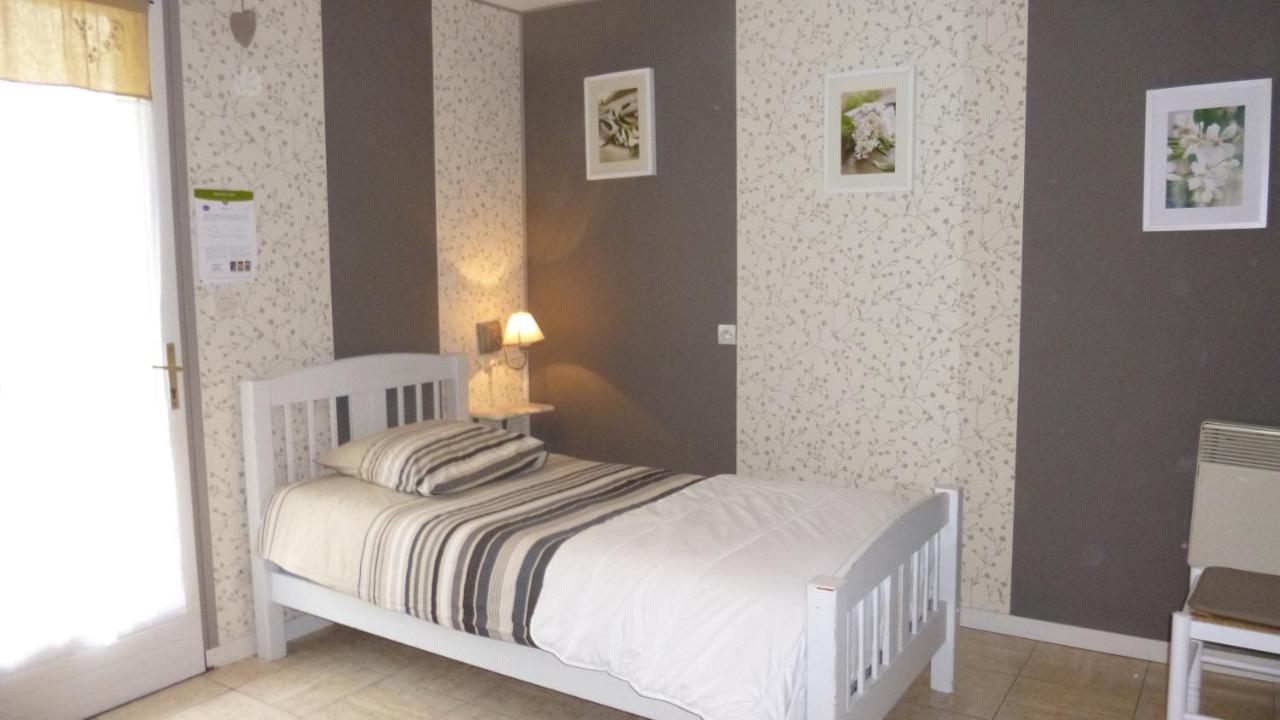 Favières Les Garennes Bed & Breakfast エクステリア 写真