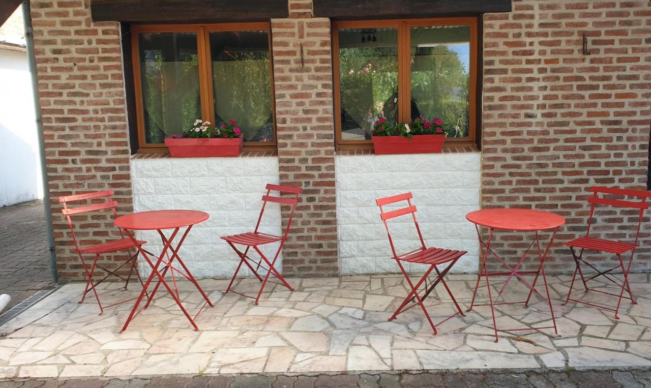Favières Les Garennes Bed & Breakfast エクステリア 写真