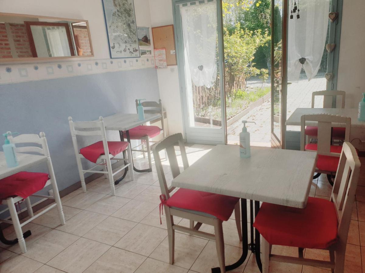 Favières Les Garennes Bed & Breakfast エクステリア 写真