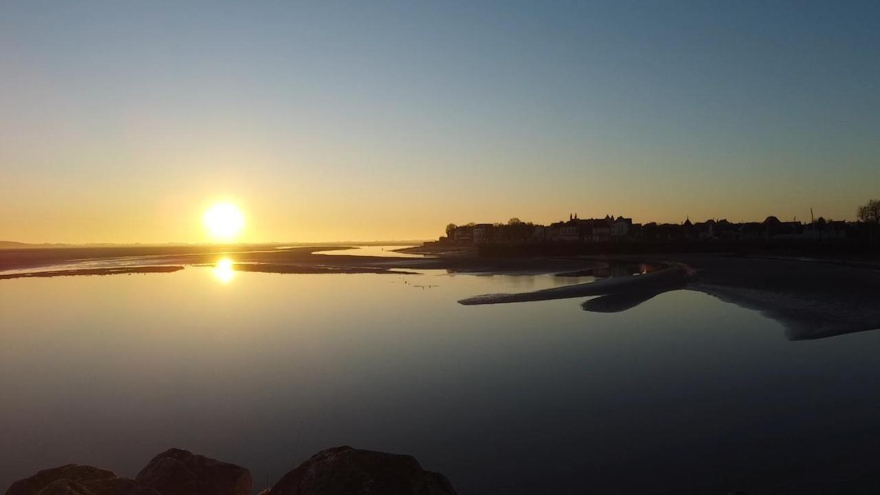 Favières Les Garennes Bed & Breakfast エクステリア 写真